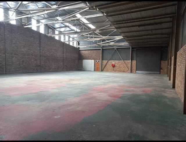 608M² WAREHOUSE TO LET IN JET PARK